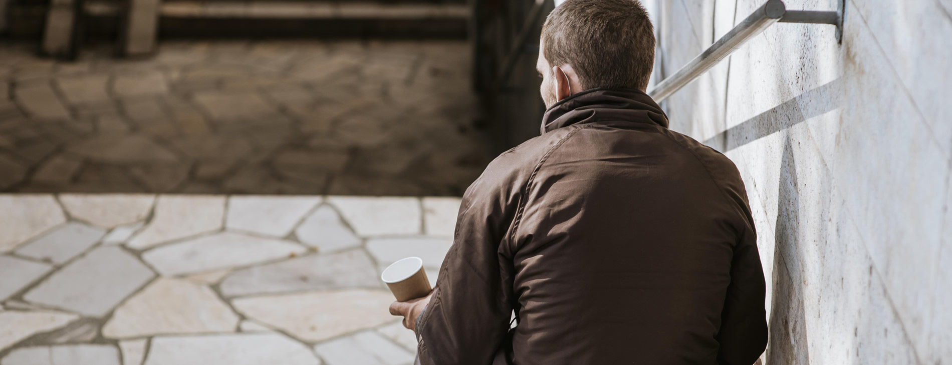 VIVIR SIN HOGAR NO ES S&Oacute;LO VIVIR EN LA CALLE